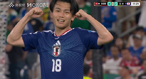 【日本队2比0领先】世界杯F组第二轮，突尼斯vs日本正在进行中。日本队再度进球，