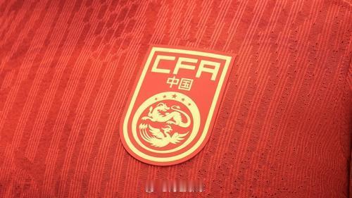 根据此前报道，国内著名汽车品牌比亚迪即将赞助中国足协中国之队，金额约5年7500