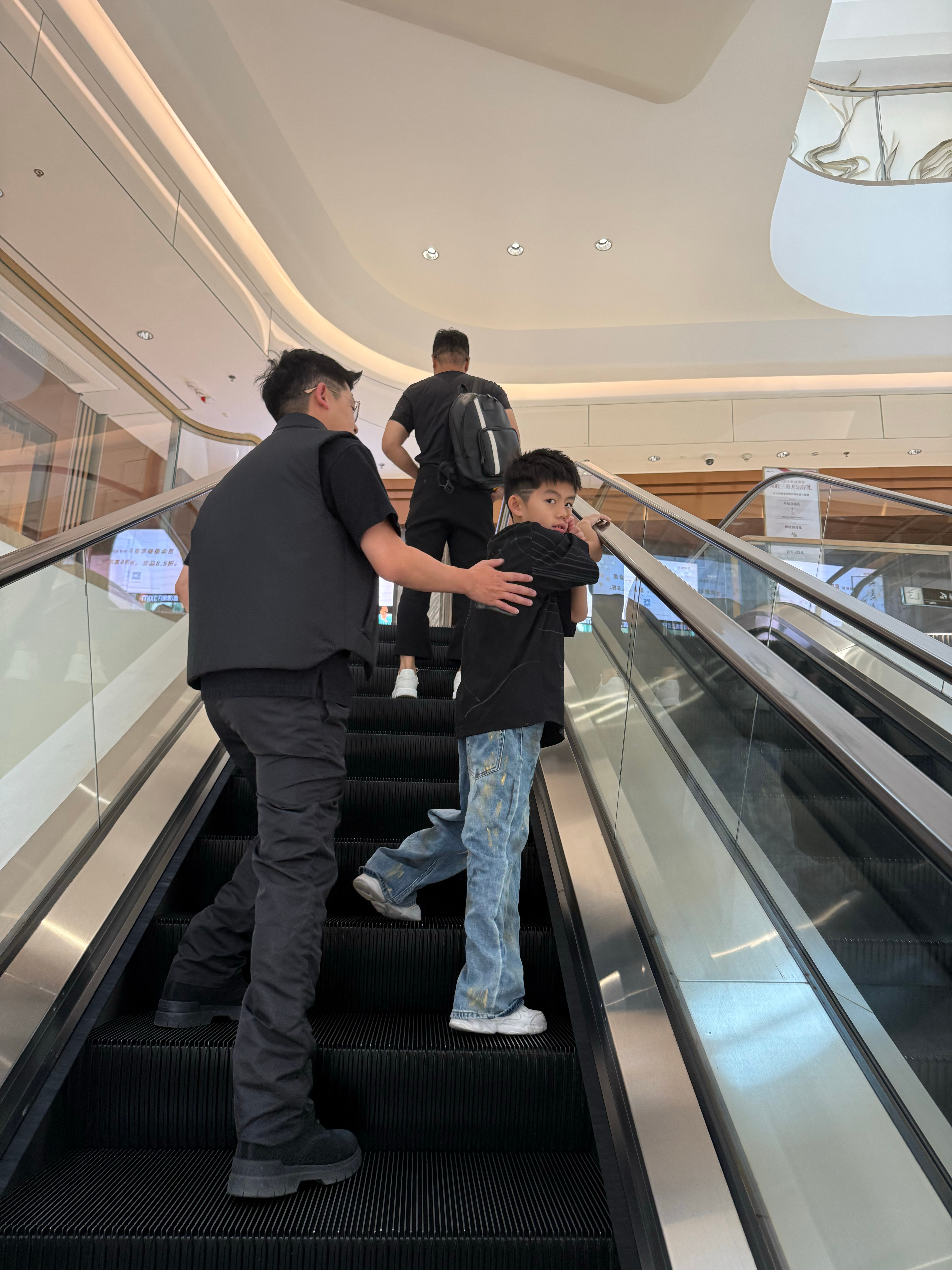 太爽了，今日午饭詹家买单。[鼓掌]  ​​​