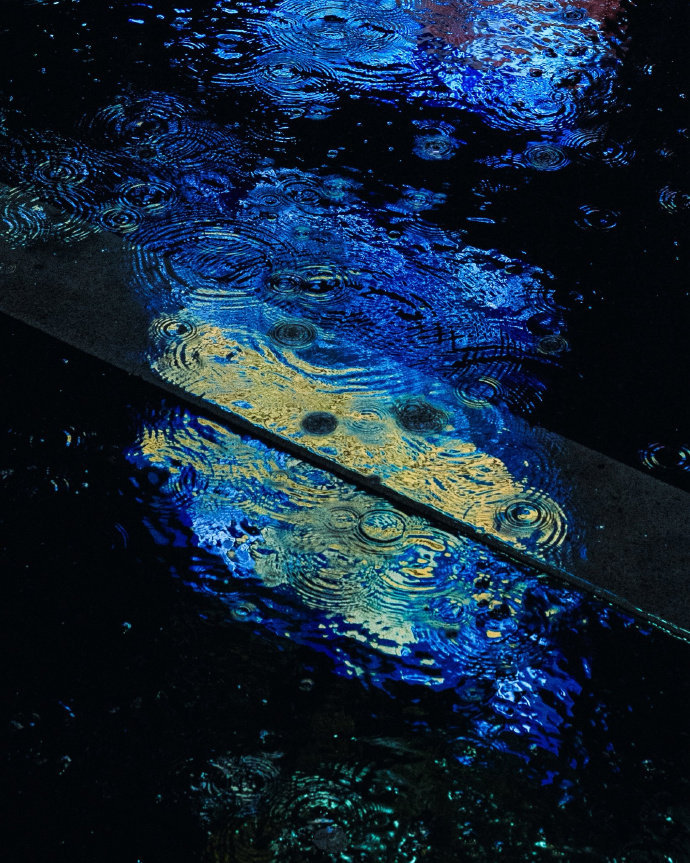 拍到了一张像极了梵高的「星夜」的照片。海外新鲜事 ​​​