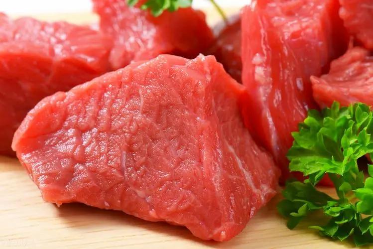 年龄越大越要少吃肉？医生建议：年过55岁，这3种肉尤其要多吃

