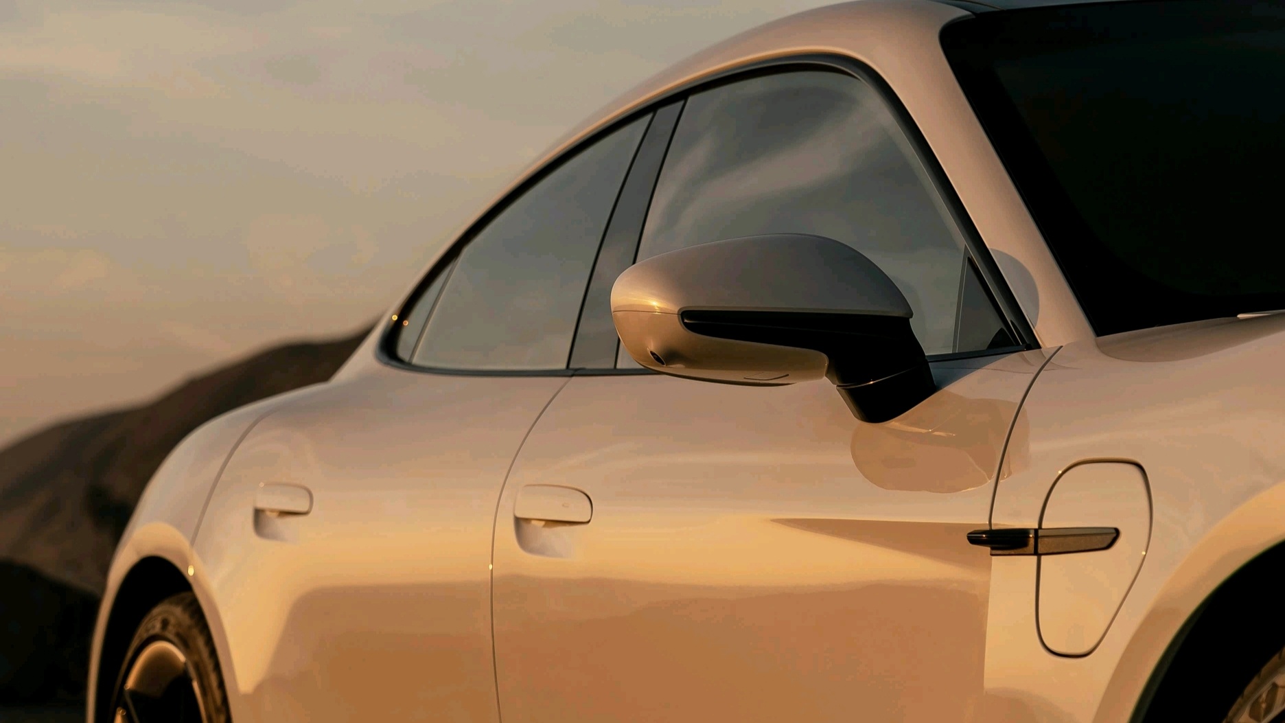 现在中国市场的Taycan款式太多了多到可以组一个「Taycan智行」 