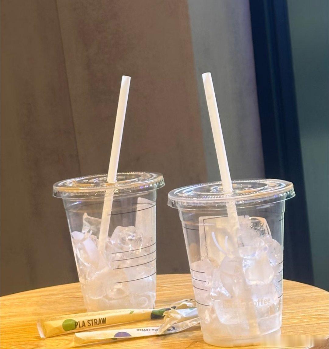 瑞幸咖啡去冰仅半杯可退款我也感觉，每次点少冰，但是喝完发现杯子里一半以上是冰块?
