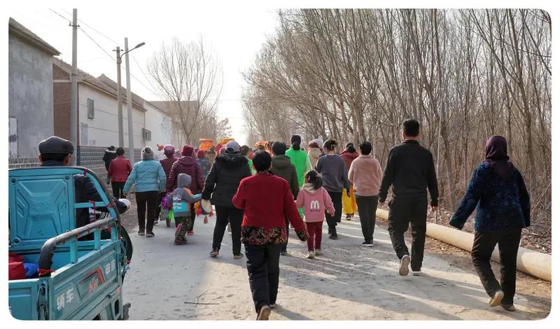 为什么现在年轻人都不喜欢走亲戚? 现在年轻人不爱走亲戚太正常了。以前农耕社会，走