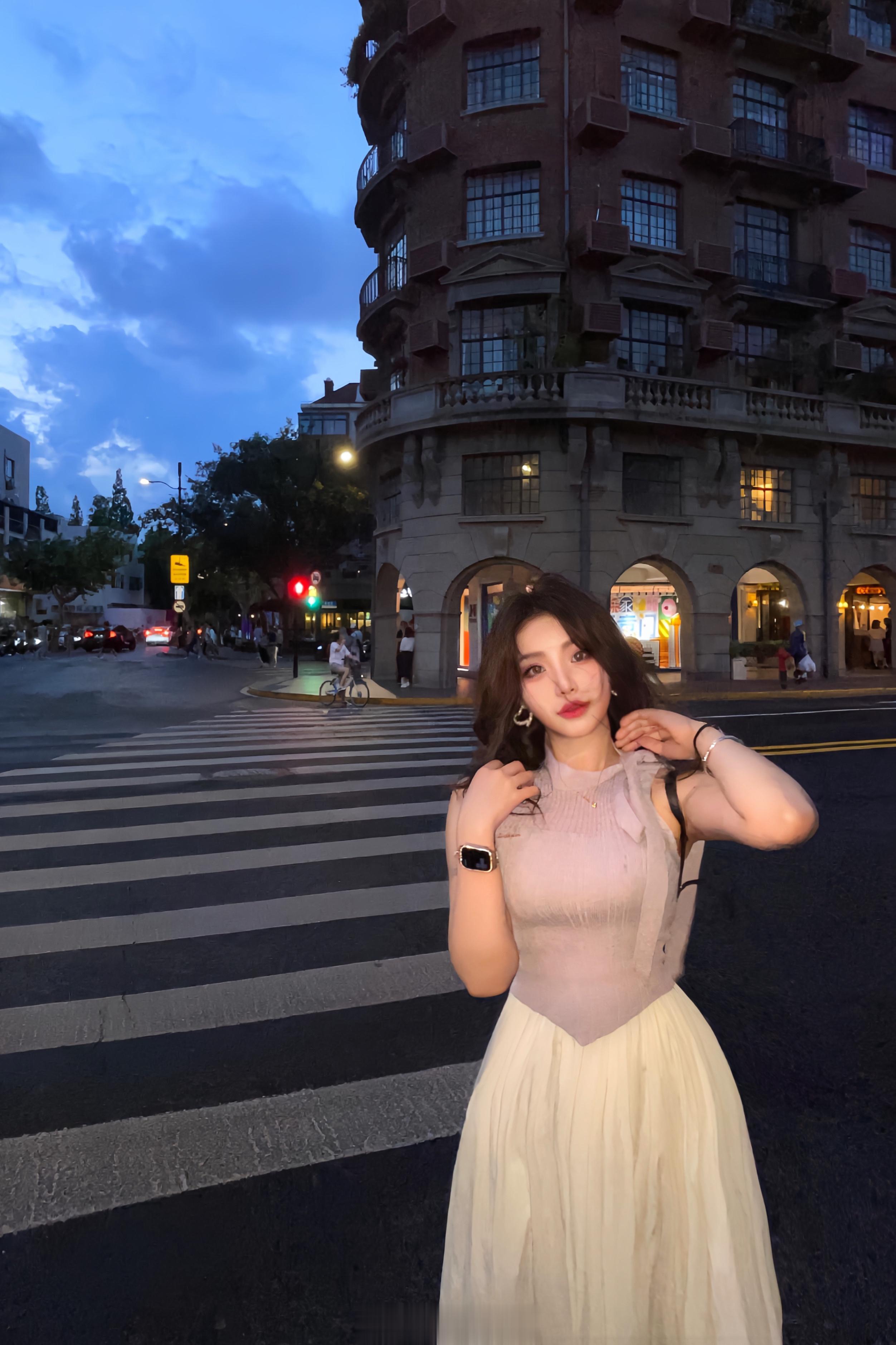 吃完饭就爱去压马路～#开学变美攻略##开学好物种草#  ​​​