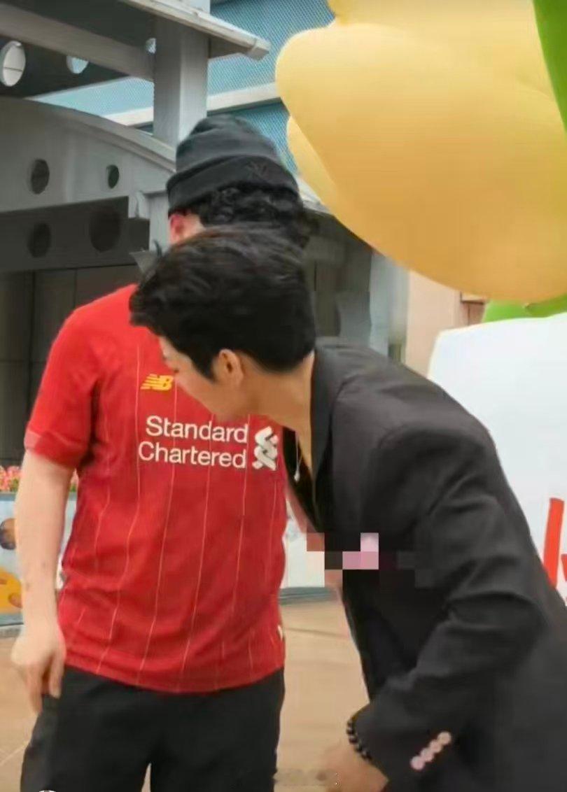 沈阳社交悍匪把游乐园NPC整害羞了沈阳人逛游乐园主打一个反客为主沈阳游乐园真实写