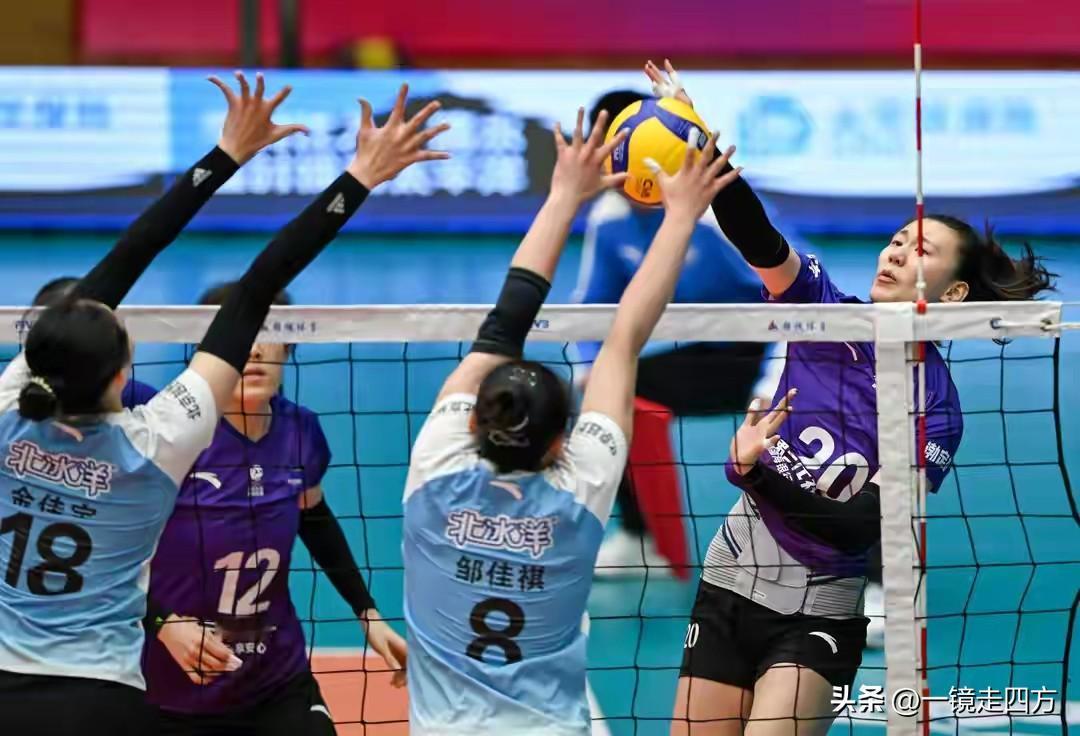 女排超级联赛季后赛开战，坐镇主场的天津女排经过五局激战，2-3负于北京女排，无缘