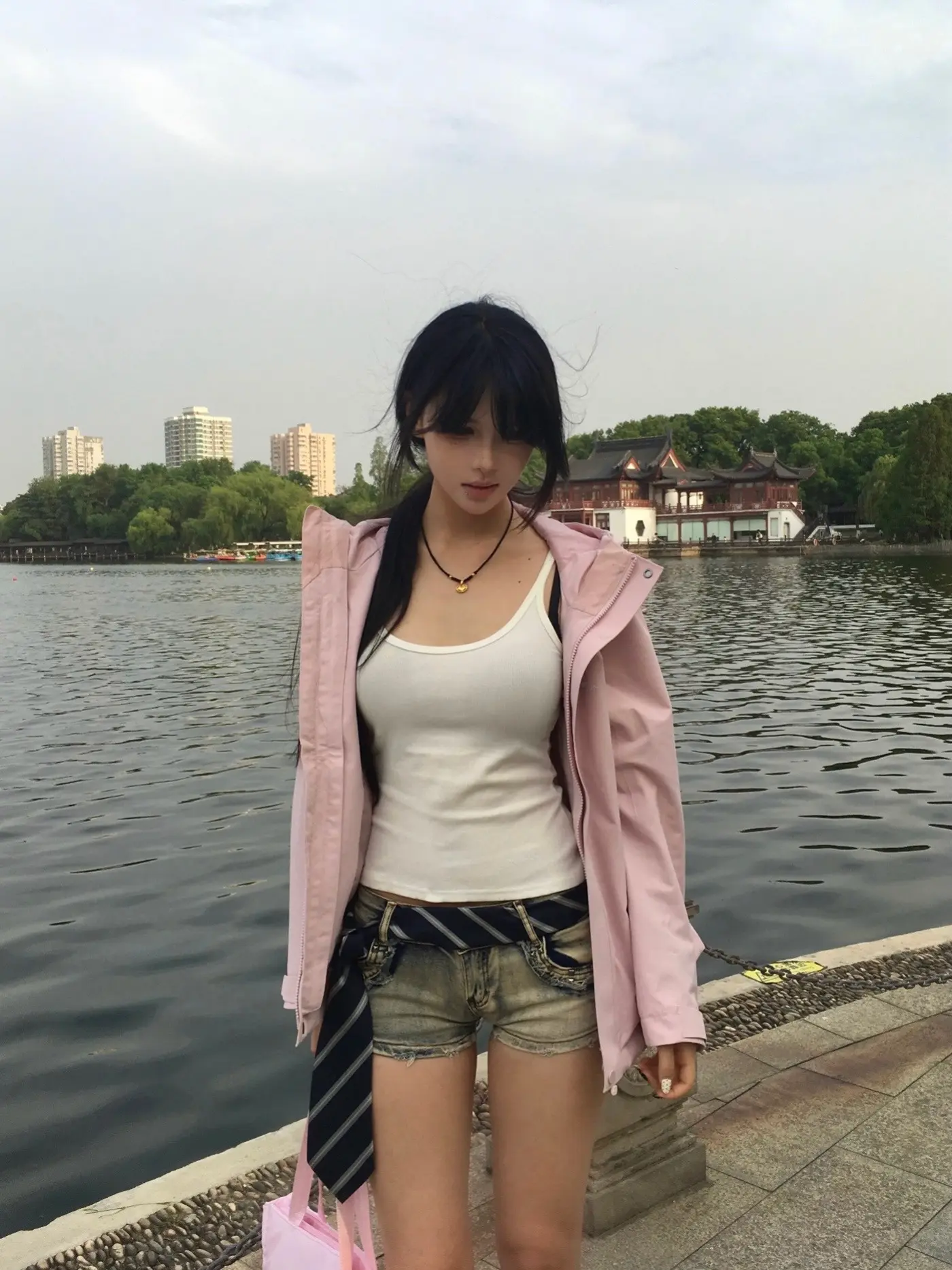 好美的粉 好大的风