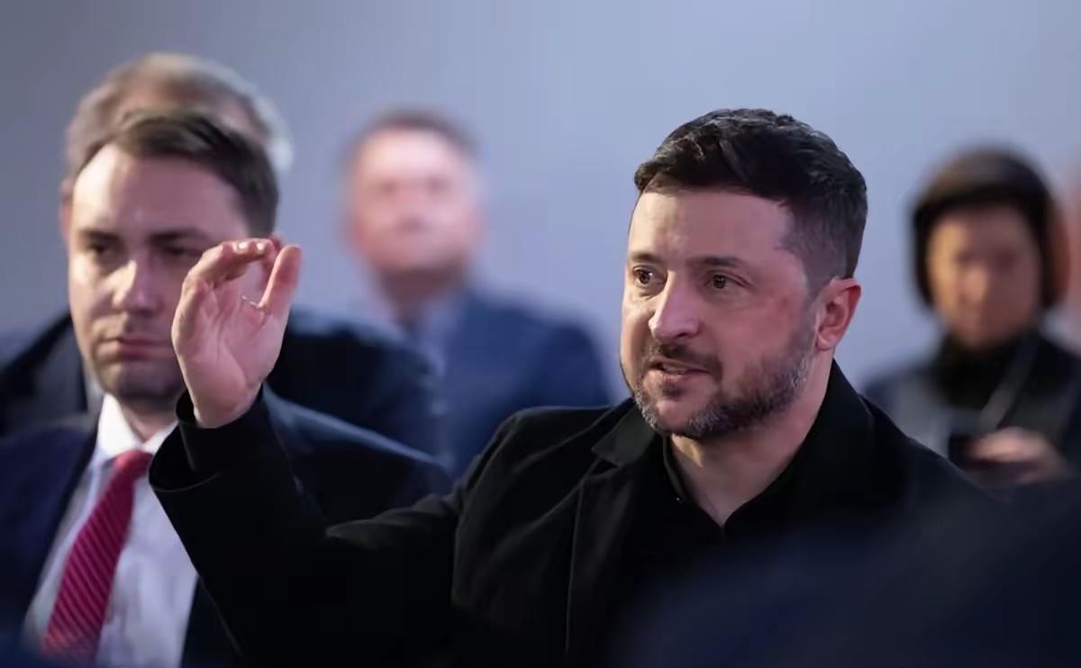 泽连斯基的最新表态：不投降但承认惨痛代价，和平之路迷雾重重

乌克兰总统泽连斯基