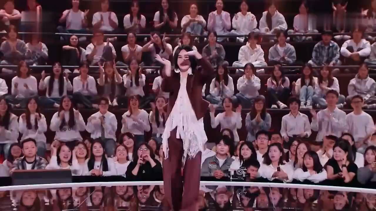 尚雯婕复刻王赫野代表作《大风吹》，自称大体格舞