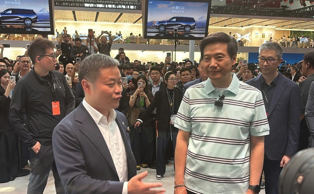 #2026北京车展#第二站【小鹏E2馆】，今天小鹏展台的亮眼焦点，当属IRON人