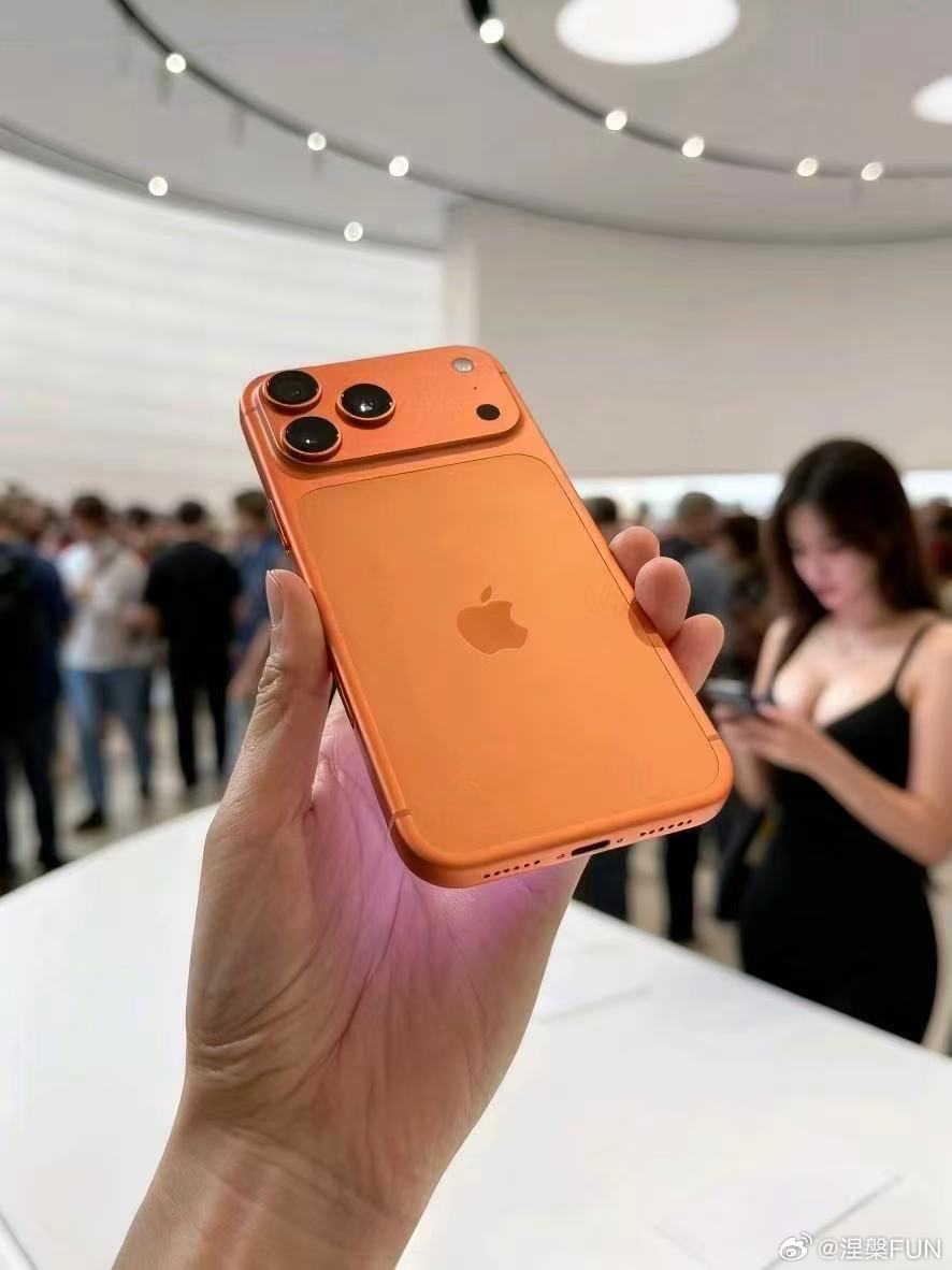 iPhone17 Pro Max还是很好看，很大！[doge] ​​​