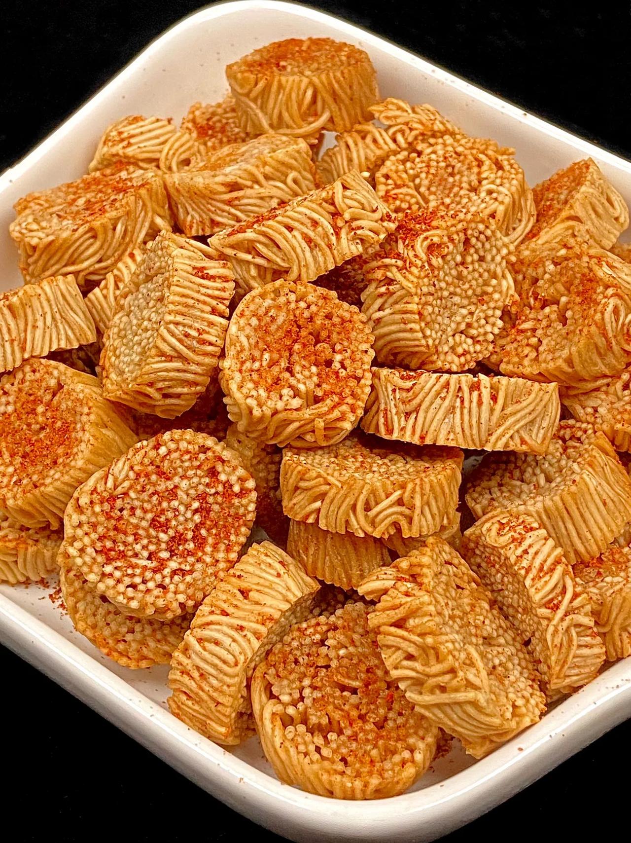 不能让空气炸锅闲置之~空气炸锅干脆面！
      用空气炸锅做干脆面!吃的不是