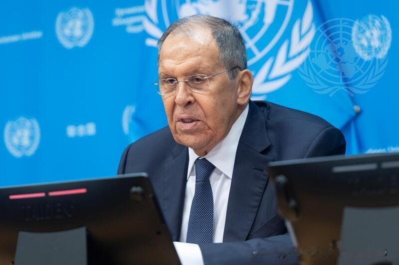 重磅！
拉夫罗夫：临时停火就是圈套，根源不除绝不收兵。
 
联合国安理会会场，俄