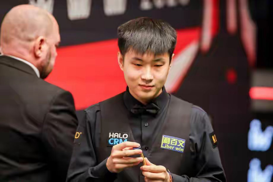 斯诺克世锦赛：赵心童压哨连赢2局8-8追平墨菲斯诺克赵心童墨菲第二阶段战平 20