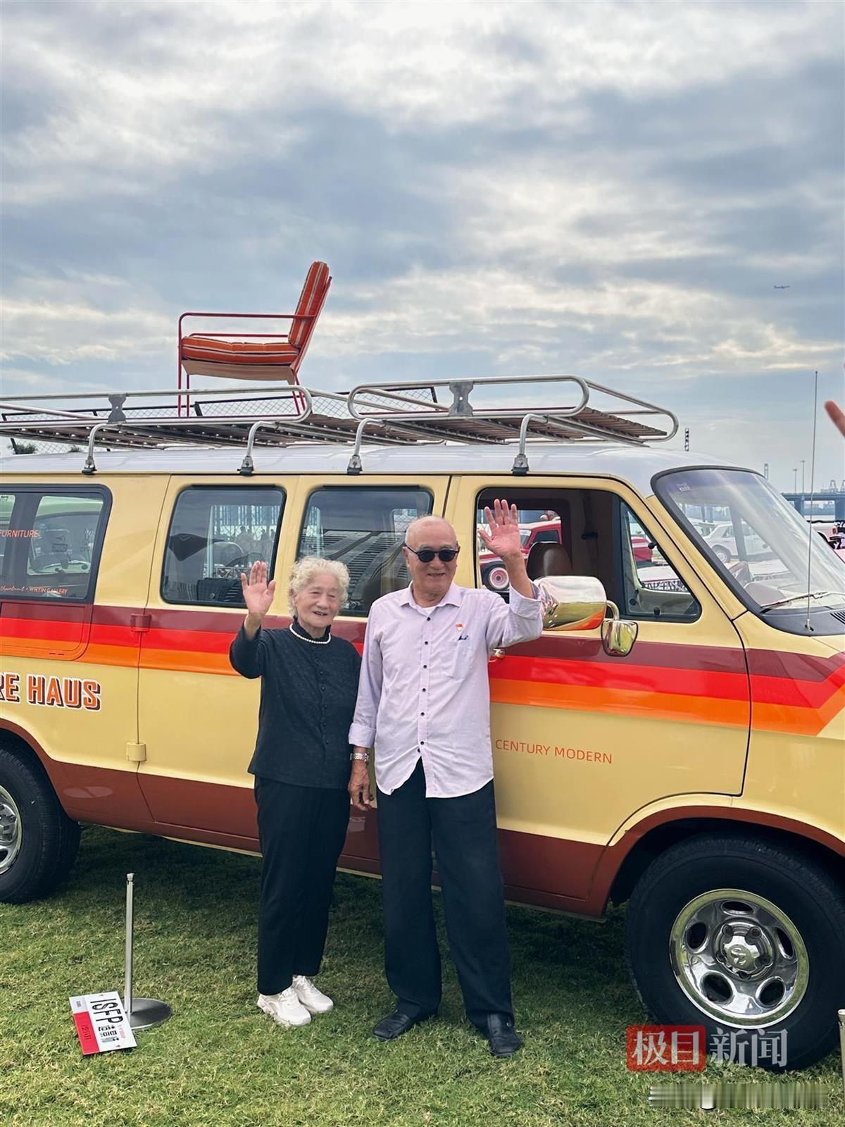 90岁老人自驾23年游遍全国，86岁老伴一路相伴。[听歌]

10月30日，近9