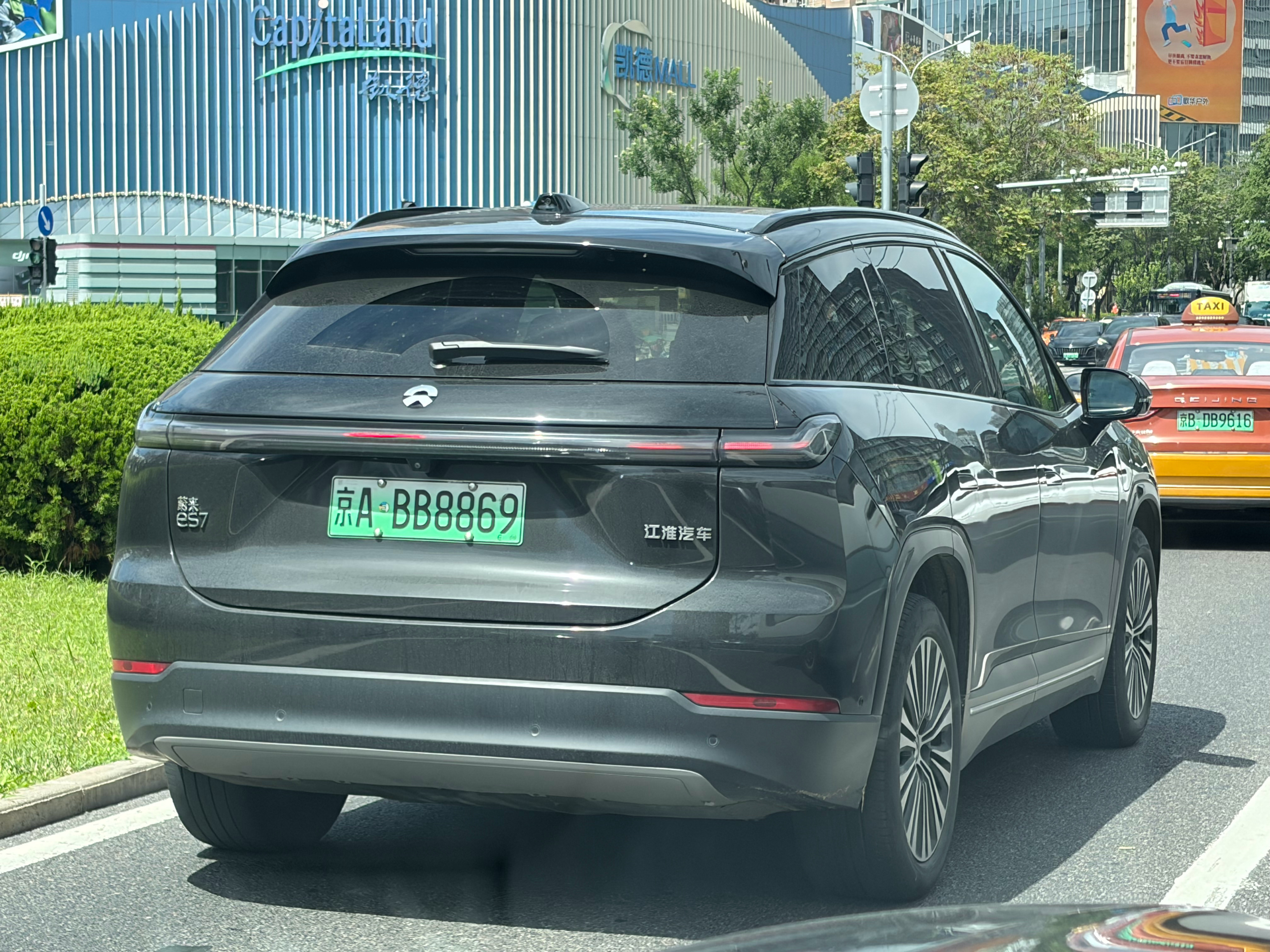 开着乐道L80……看着蔚来ES7是什么感受？