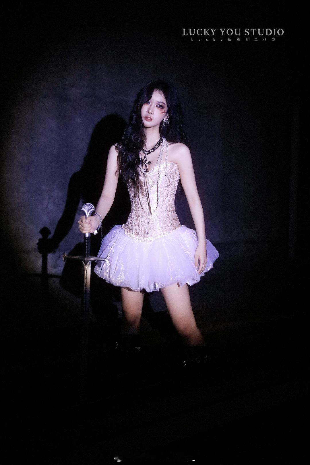 🗡️疯批美人工作室📍#广州约拍[超话]# #深圳约拍[超话]# 📍#肇庆约