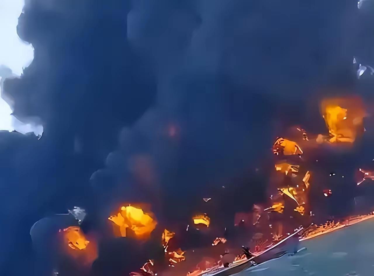 普里莫尔斯克港受损现状。

​23日零晨，乌克兰袭击了普里莫尔斯克港，受损状况初