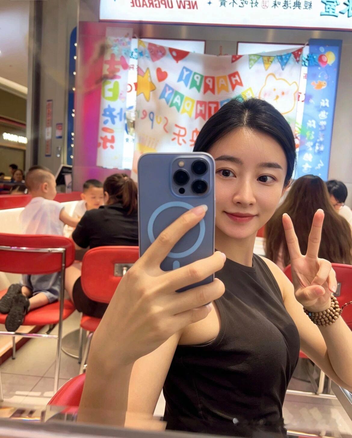 女人为什么比男人更喜欢自拍🤳