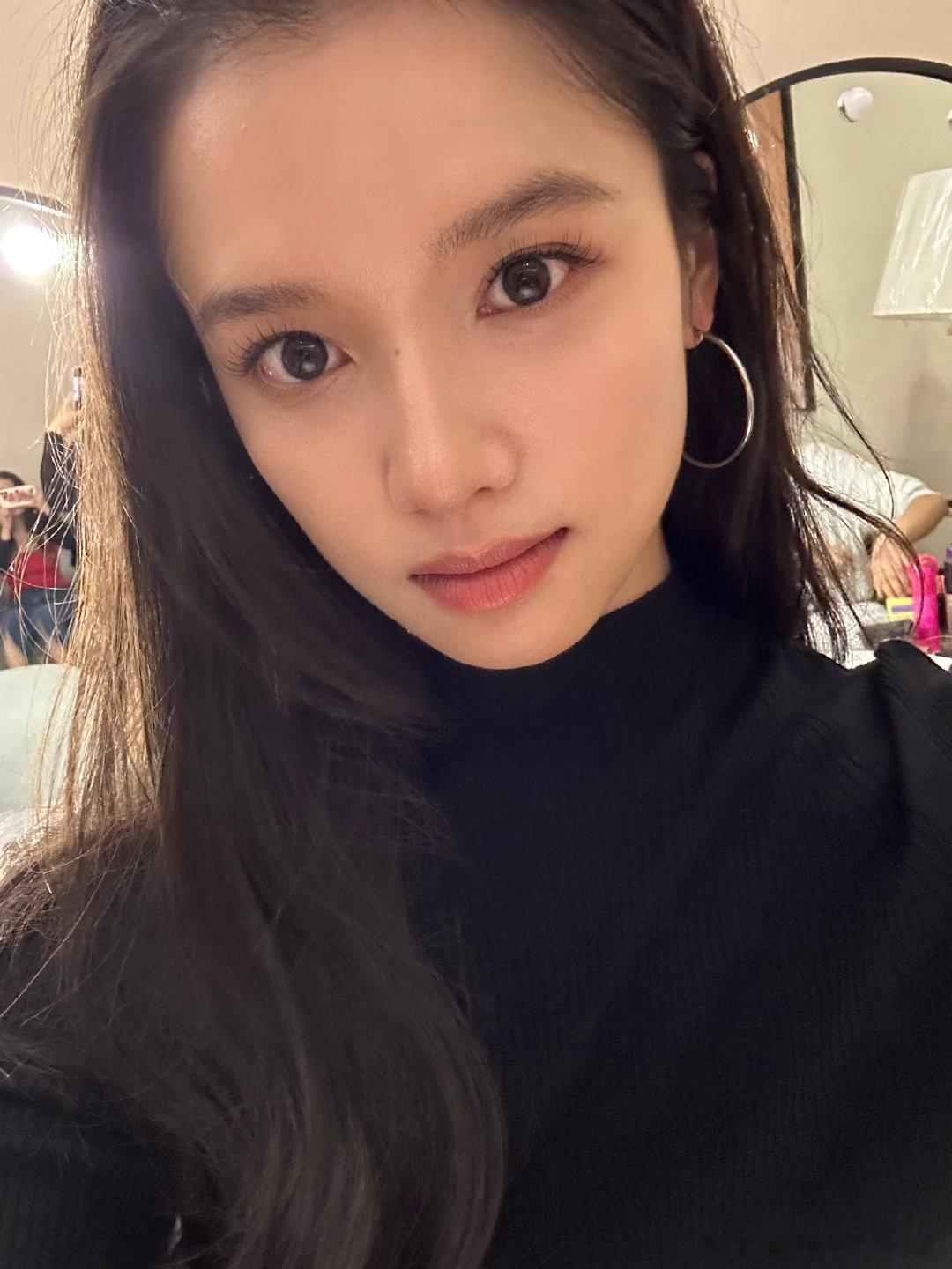 #张婧仪额前碎发#  张婧仪这张脸好耐看，喜欢[哇]#张婧仪鼻梁有颗痣# ​​​