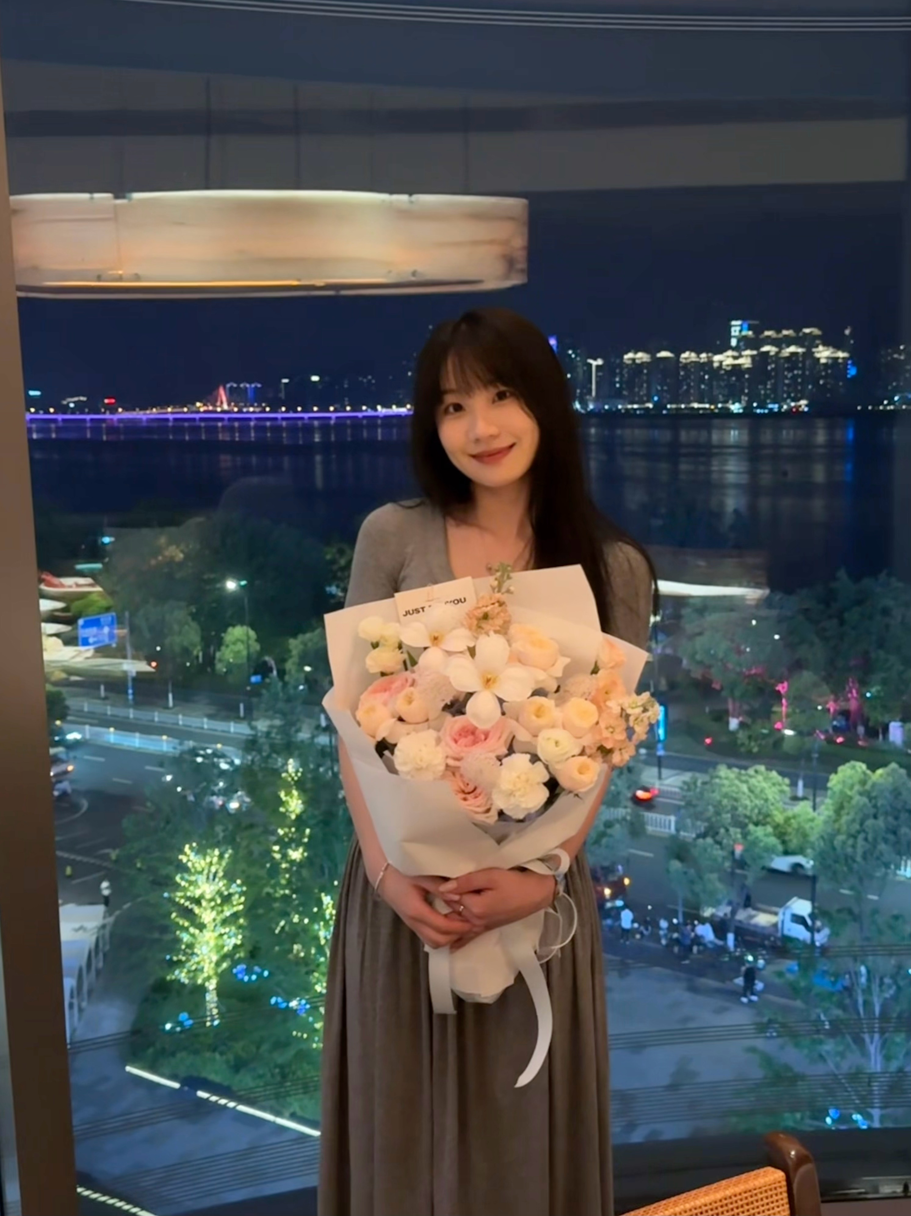 我拥有世界上最棒的朋友[送花花][送花花] ​​​
