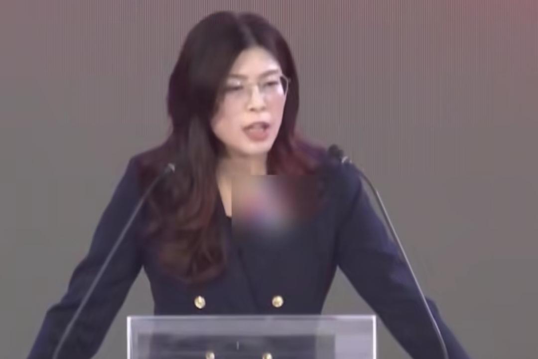 国民党这个百年"烂党"，现在又可能上演当年"换柱"风波。
    当年洪秀柱凭着