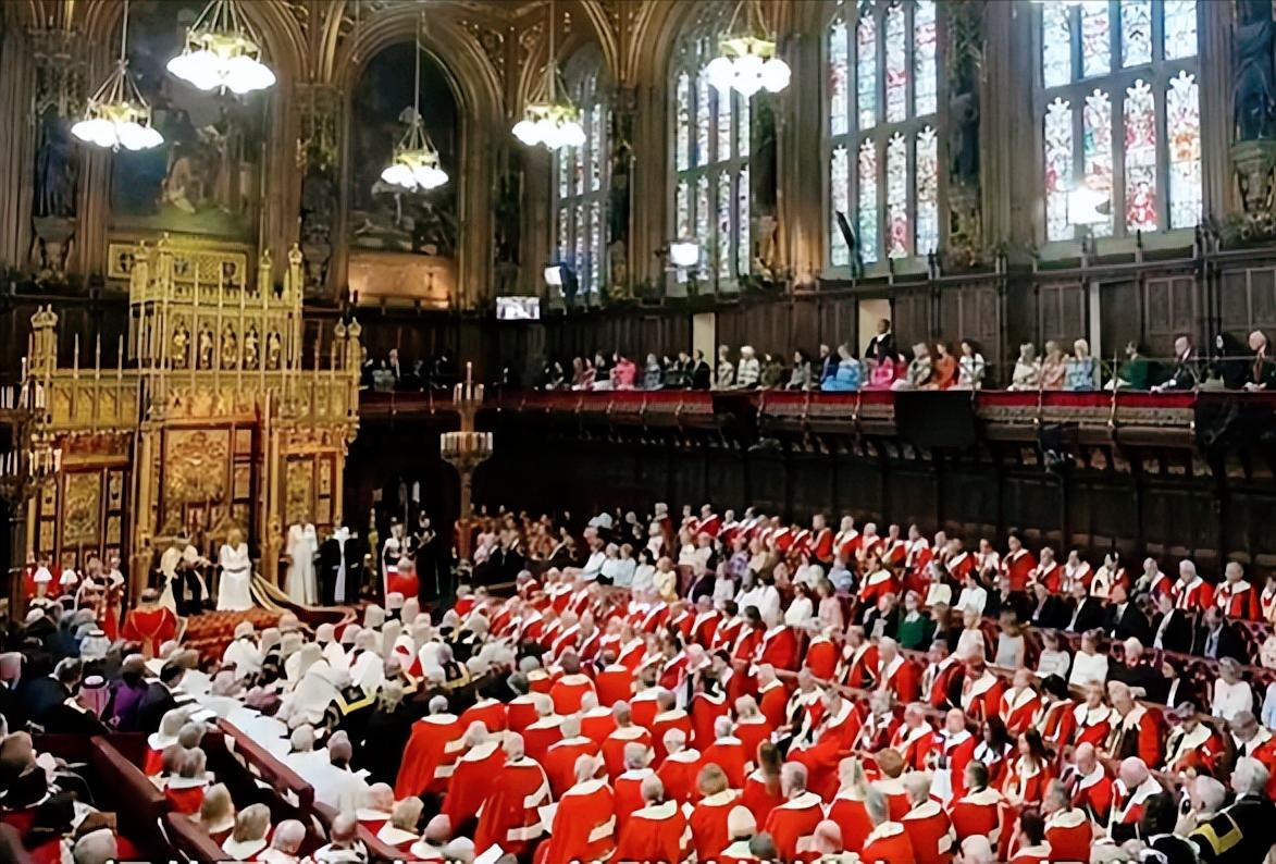 英国动真格了！那些延续了快七百年、让贵族们躺着就能享特权的日子算是到头了，最近英