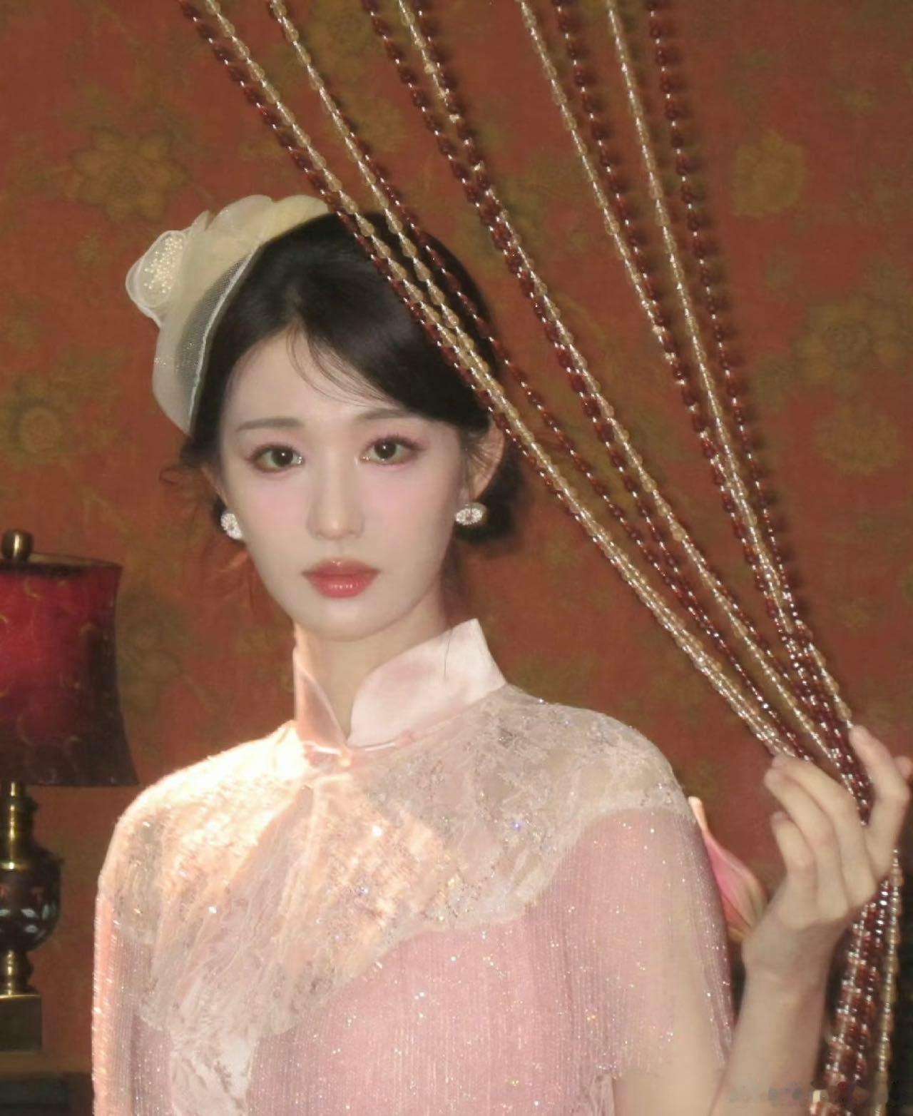 王楚然三十多套旗袍造型王楚然新剧帧帧神图的程度 民国美学被发挥到极致，王楚然每一