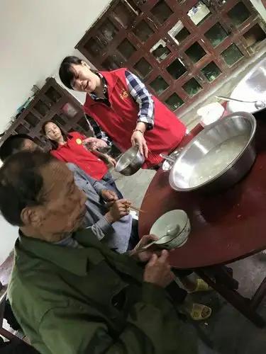 个人需要与社会需要，有什么区别？
       早前帮刚走出校门的侄子梳理职业方