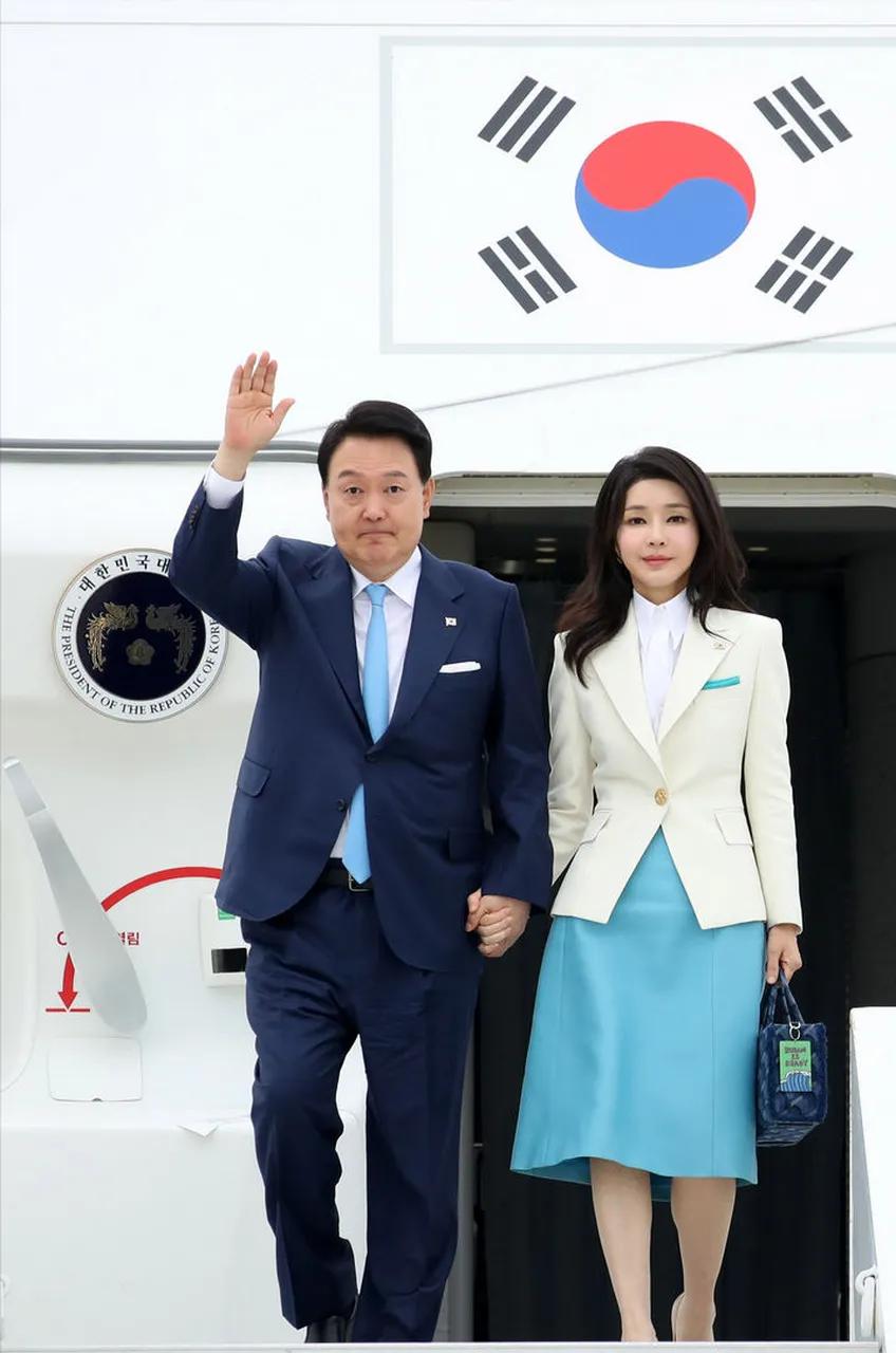 惊世骇俗！2022 年 5 月，尹锡悦刚刚担任韩国总统，回到家中竟对夫人金建希说