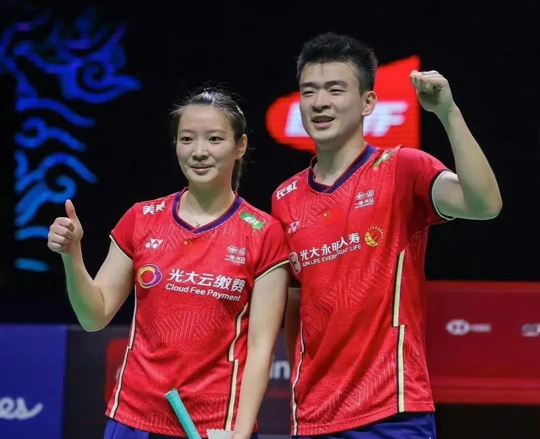 #2024全英羽毛球公开赛# 郑思维/黄雅琼21-16、21-11 渡边勇大/东