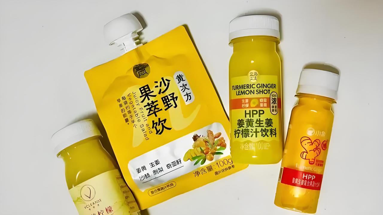 2025年，“超级食物”的热度居高不下，号称“白人中药”的姜黄饮成为新晋网红。姜