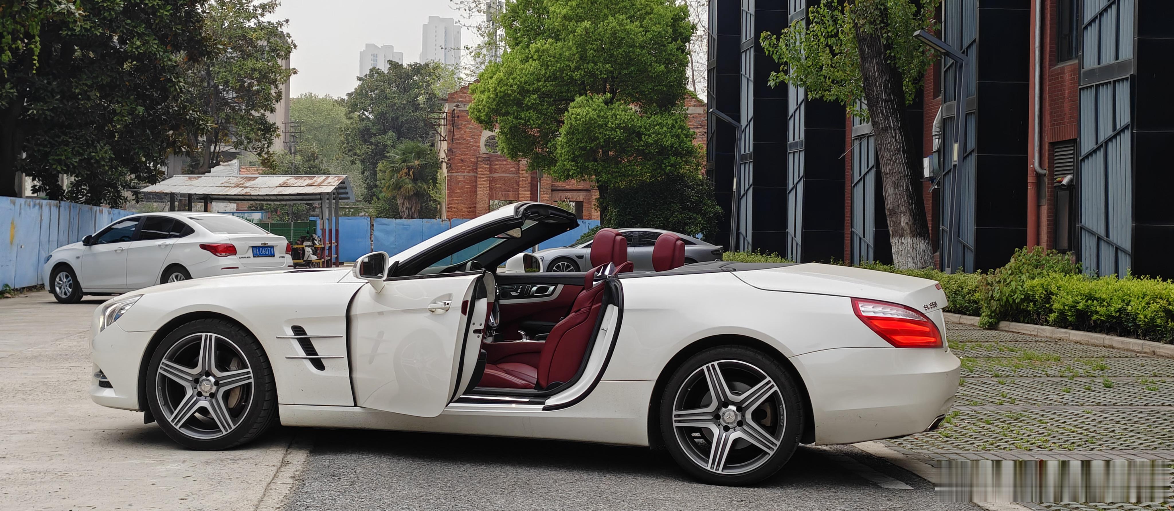 淘回来快一年了，开了920公里，有人批评说新能源是生意，油车是生活…其实，新能源