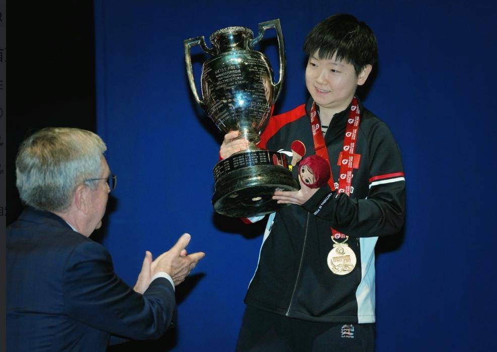 乒乓球女单最新排名出炉，孙颖莎依旧霸榜第一 冲击200周纪录在即2025年国际乒