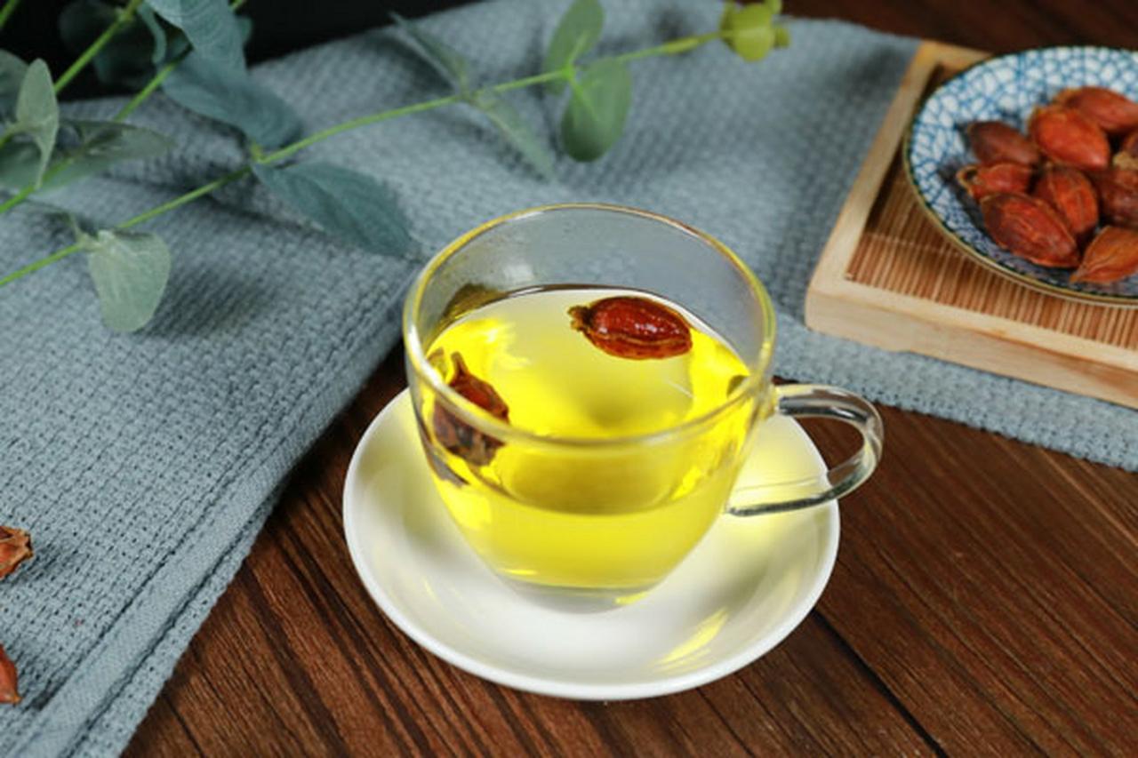 日常用得到的茶饮小方子，牢记不吃亏！
 

1、频繁上火——参考栀子泡水喝

2