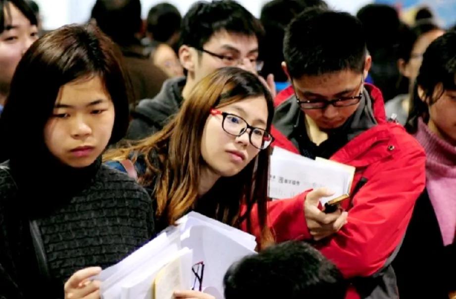 #秋日生活打卡季#浙江大学计算机科学与技术专业的录取分数线会因年份、省份以及招生