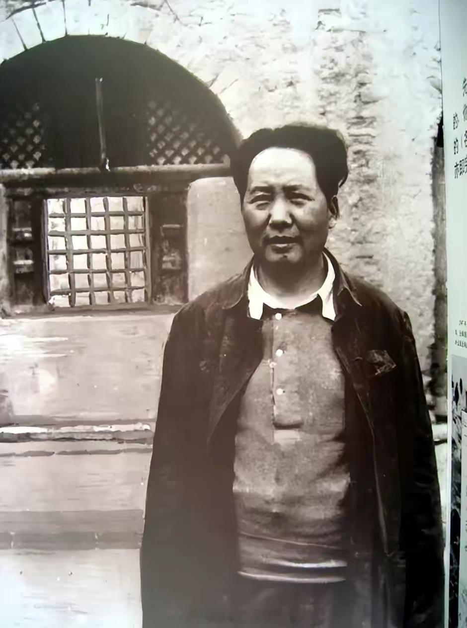丁玲晚年时，外国记者采访她，问到：“现在对毛泽东的看法与过去对毛泽东的看法有无变