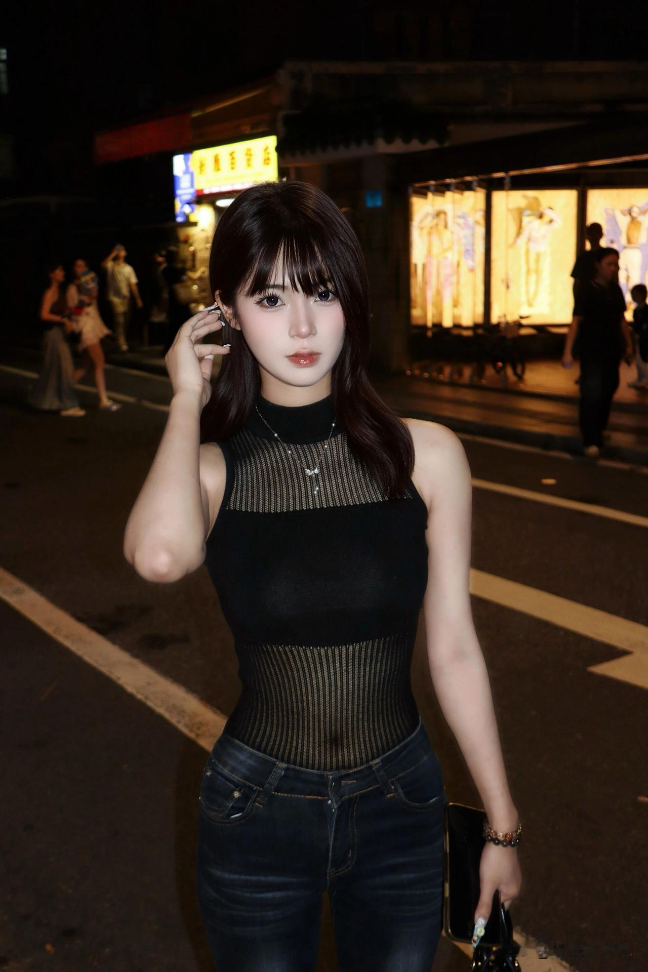 时尚街拍穿搭 看看气质女神的穿着搭配吧 女生怎么穿搭会看上去很优雅 怎样穿搭知性