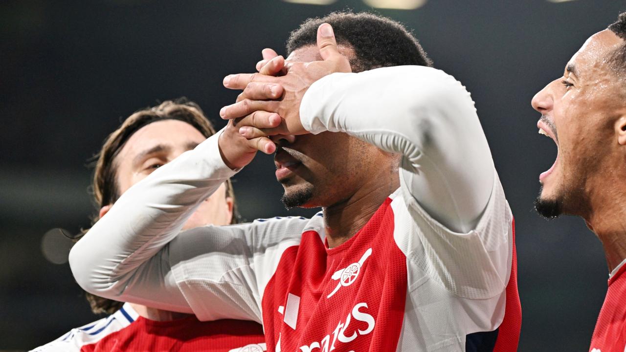 此前巴西国家队官方宣布，阿森纳后卫加布里埃尔右大腿肌肉损伤退出本期国家队。
数据