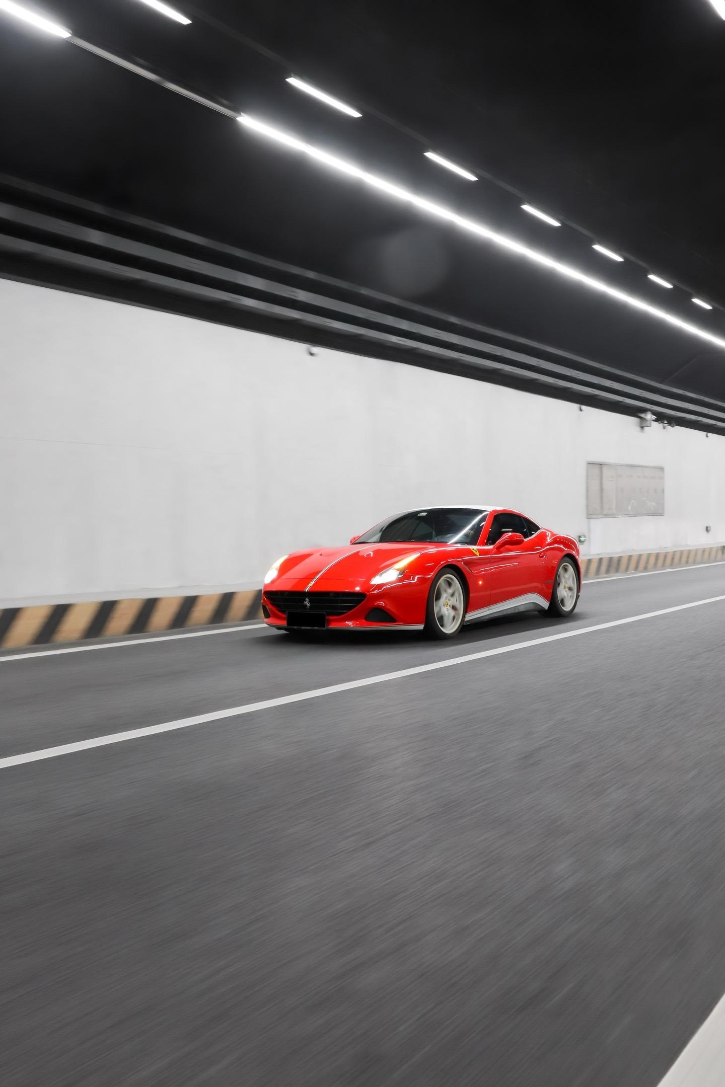 谁不想20岁开Ferrari呢