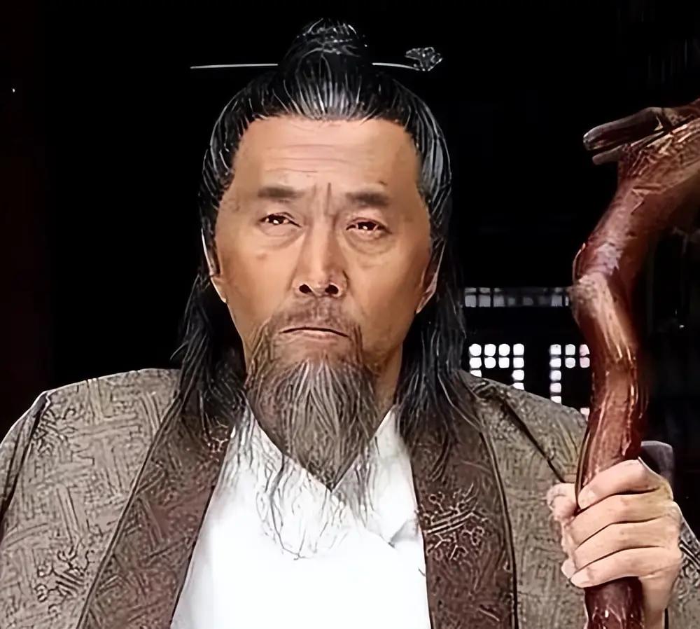 刘伯温死前非要咬一口烧饼，不是嘴馋，是想给朱元璋留下最后一个警告。

刘伯温跟着