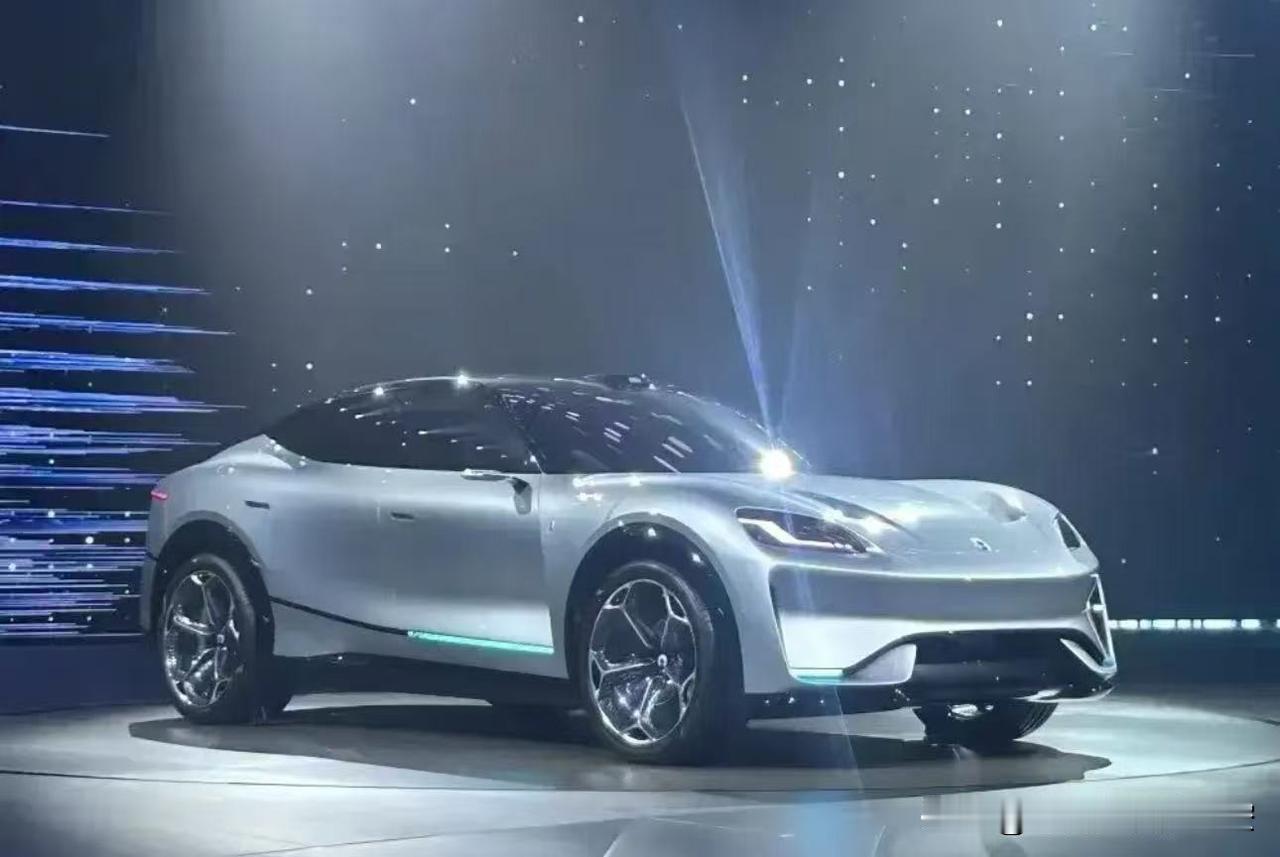 3月，赛力斯新能源销量22700多辆
4月，赛力斯新能源销量33100多辆
5月