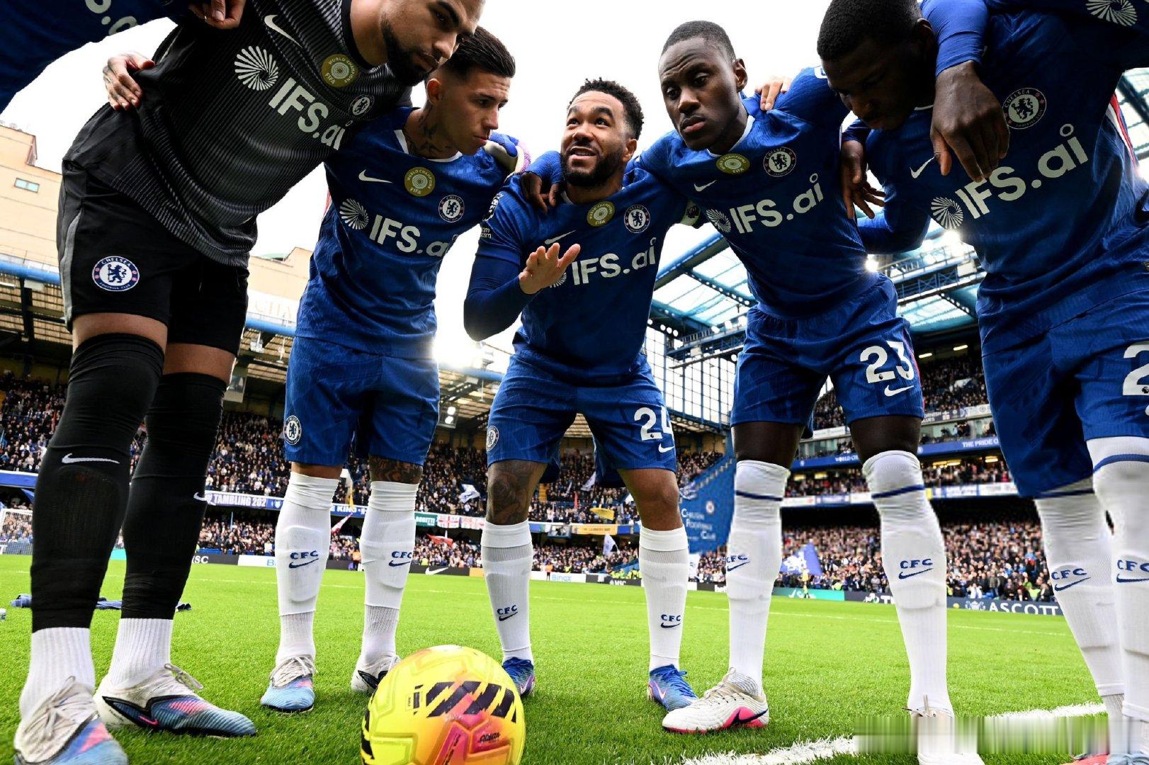 下半场继续加油  早点再次破门 不然很难办切尔西英超  cr：切尔西信使 