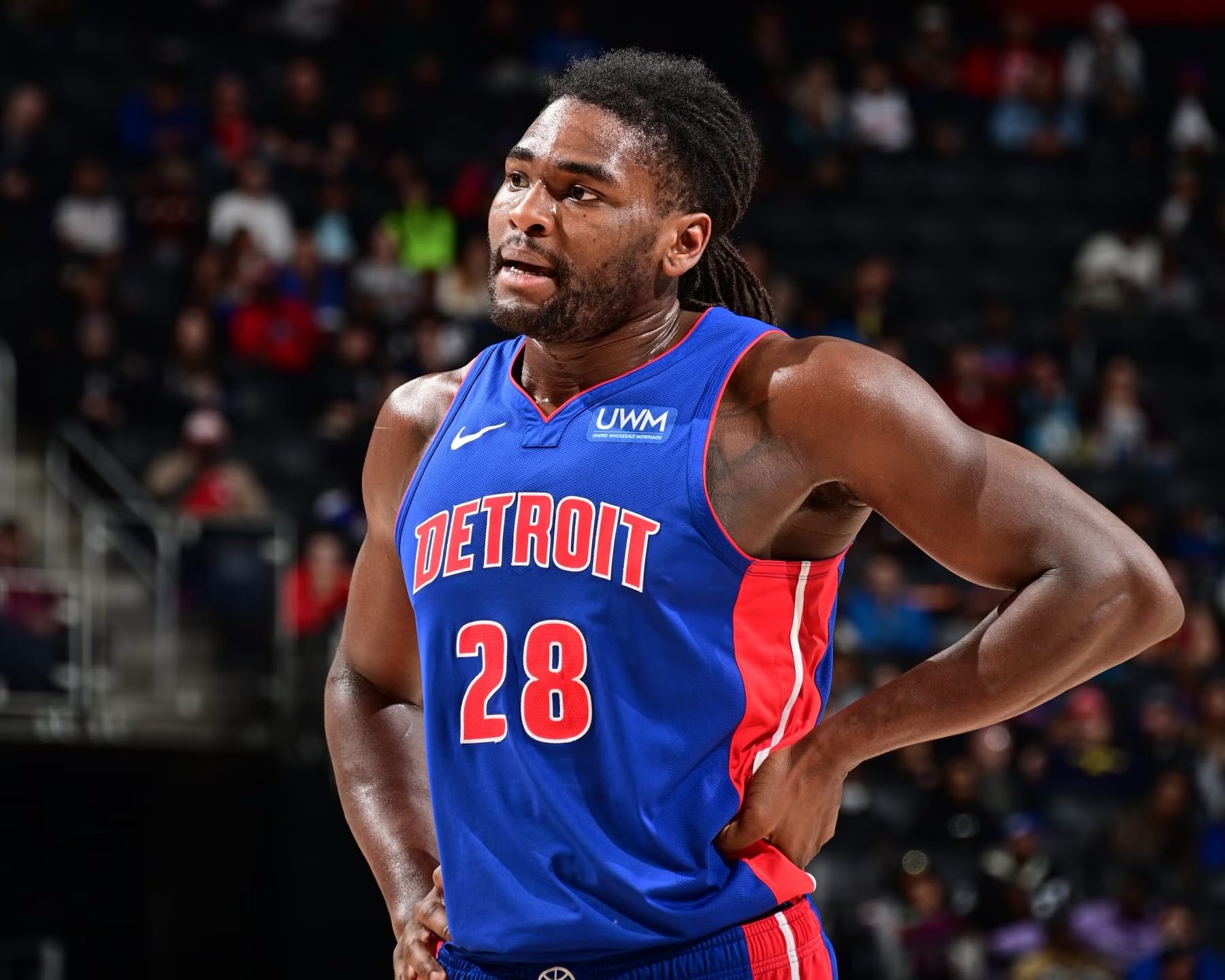 斯图尔特已经送出整个生涯单场最高的8次封盖，活塞全队17盖帽，有统计以来季后赛单