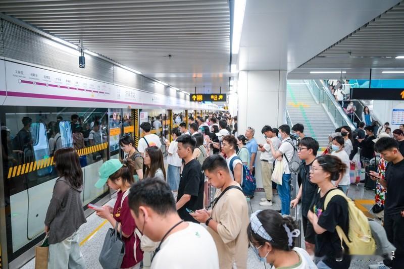 大手笔，大动作！三线齐发，济南地铁4号线6号线8号线同一天开通运营！

这下终于