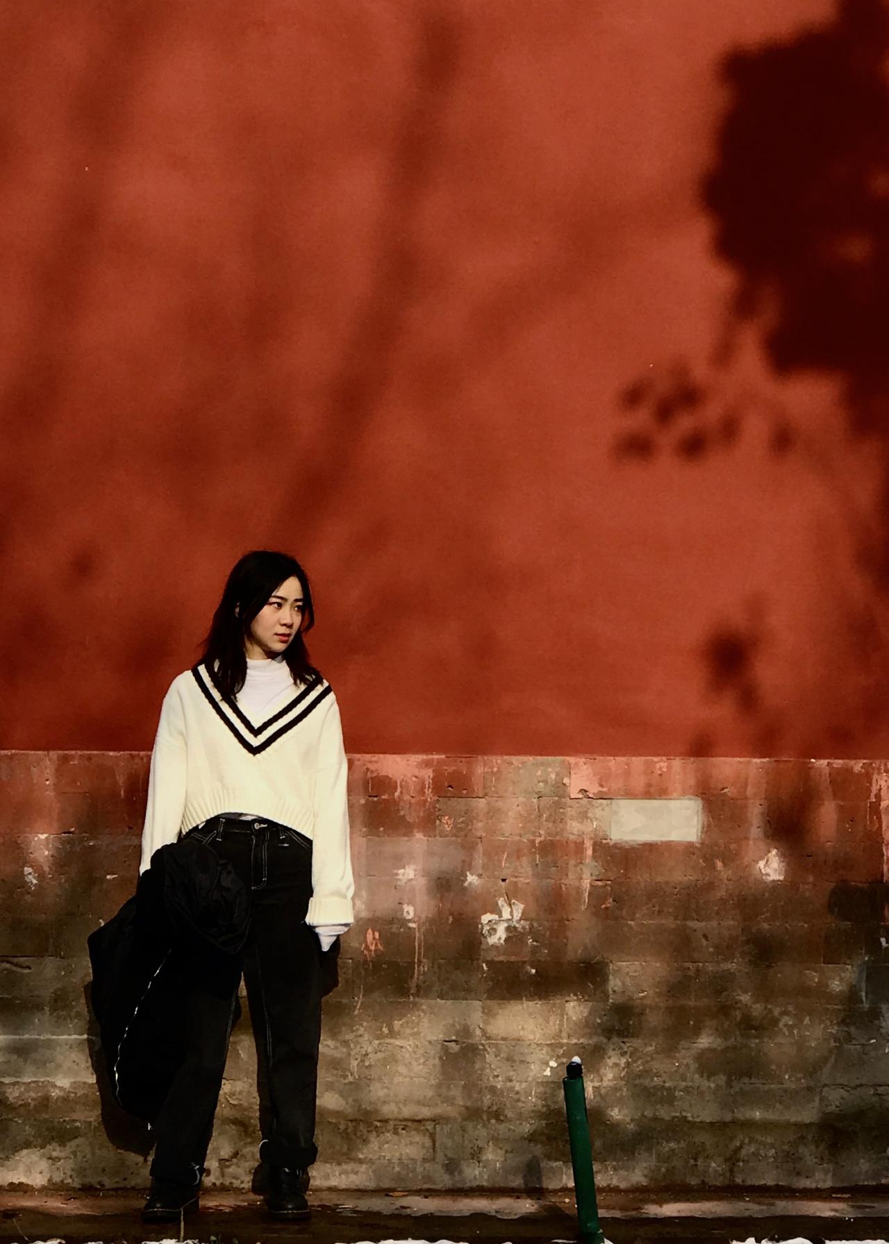 高兴的事不要跟别人说，因为别人听了不高兴；不高兴的事也不要跟别人说，因为别人听了