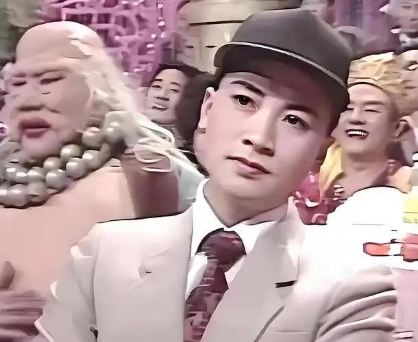 [浮云]迟重瑞，真藏得够深。查一查他的履历，才发现这个73岁的老戏骨，远比人们印