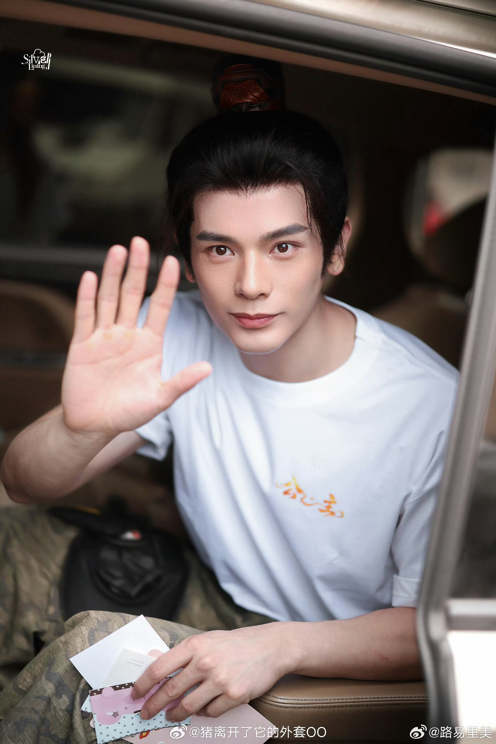 刷到了刘些宁公主路透好奇这个姚弛是谁感觉很新鲜的面孔四分丁禹兮 一分张凌赫两分向