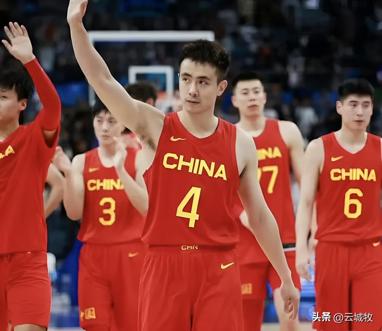 就一个赵继伟能组织会传球，今晚对阵日本男篮郭士强指导这是要孤注一掷啊！
看了国家